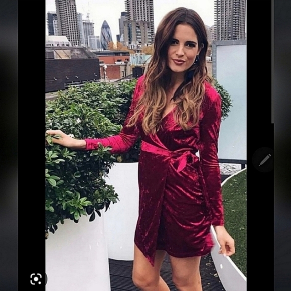 🍂🍁NWT IN THE STYLE red velvet dress size 20 US - Picture 1 of 5